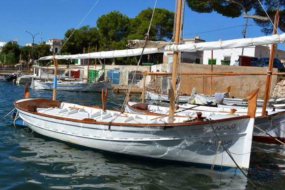 mallorquinischen Fischerboot LLaüt in Porto Colom